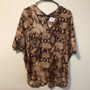 HerringStones women’s medium python v- neck top with kimono sleeves